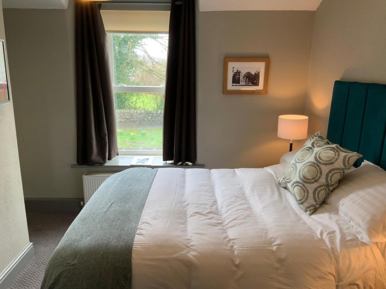 The Sun Inn Troutbeck Bridge Esterno foto